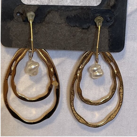 Nicole Miller Gold Tone Double Oval Hoop Simulated Pearl Earrings NEW - Picture 4 of 6
